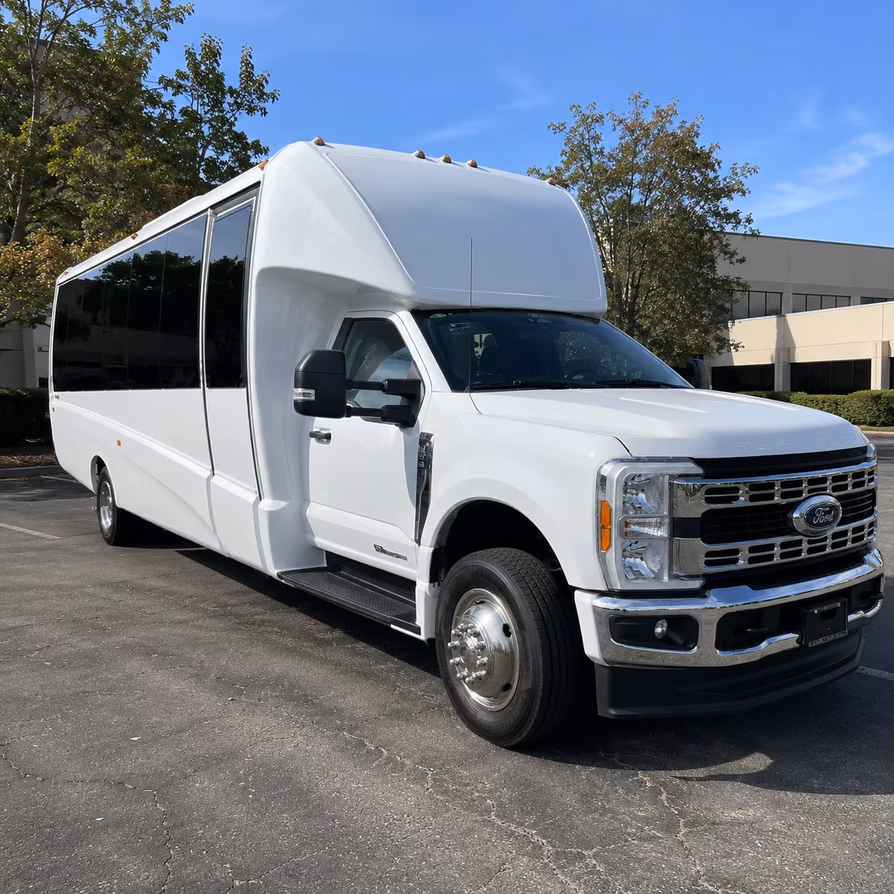 corporate airport transfer buses to rick husband amarillo international